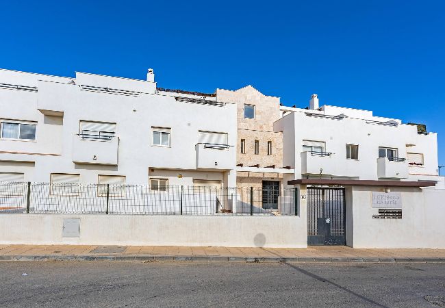 Residencial en Tarifa - Vistas a África, 3 terrazas, WIFI fibra y parking  Residencial en Tarifa - Vistas a África, 3 terrazas, WIFI fibra y parking