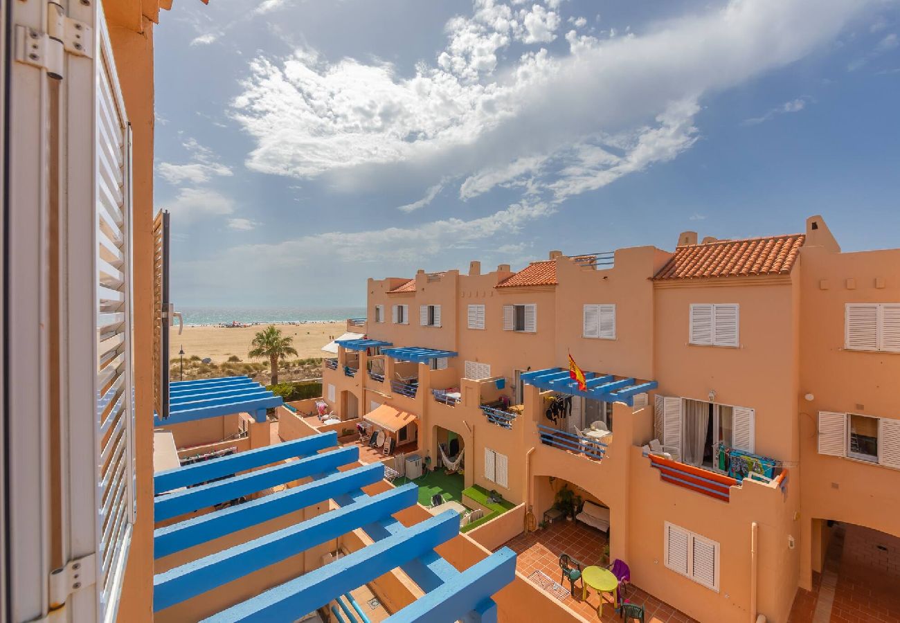 Apartamento en Tarifa - 1a linea playa, balcon & piscina 