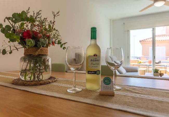 Apartamento en Tarifa - 1a linea playa, piscina, terraza y WIFI fibra  Apartamento en Tarifa - 1a linea playa, piscina, terraza y WIFI fibra