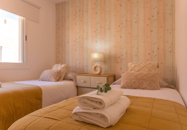 Apartamento en Tarifa - 1a linea playa, piscina, terraza y WIFI fibra  Apartamento en Tarifa - 1a linea playa, piscina, terraza y WIFI fibra