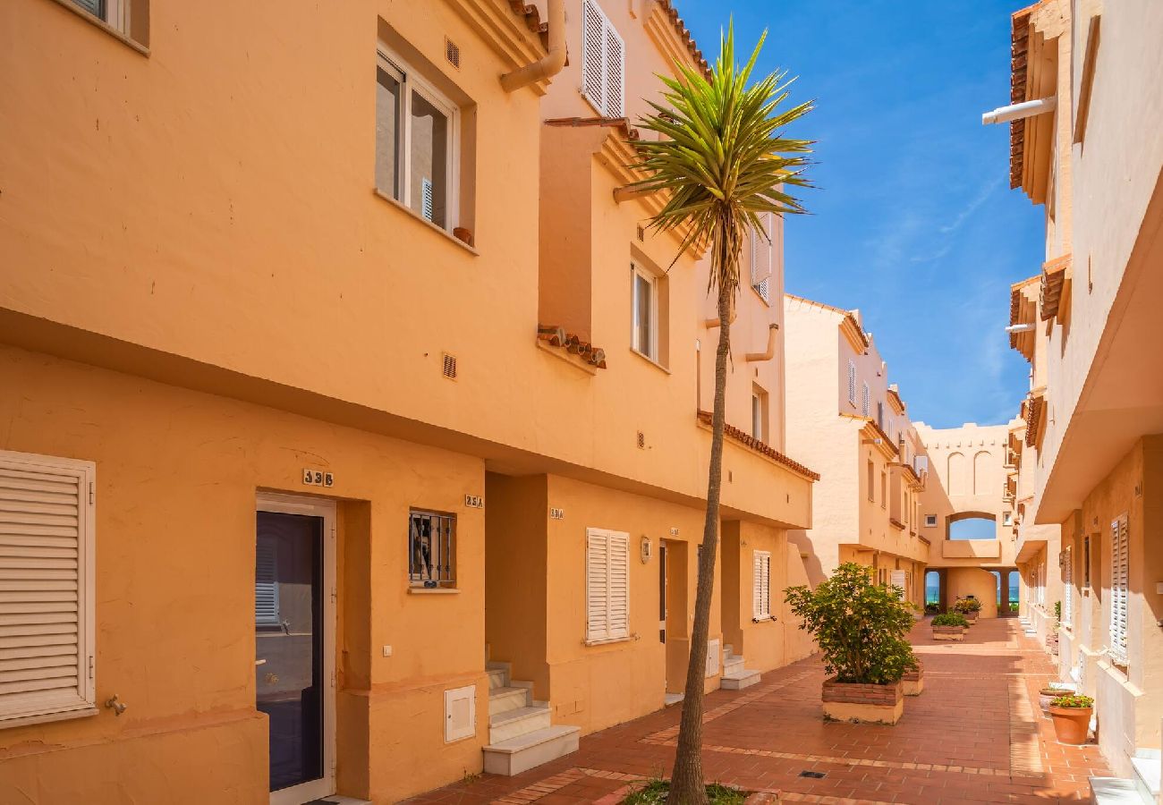 Apartamento en Tarifa - 1a linea playa, piscina, terraza y WIFI fibra 