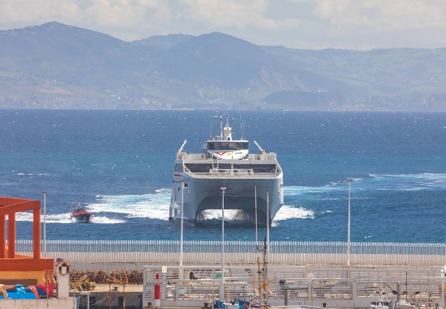Apartamento en Tarifa - Centro, vistas al estrecho, garaje y fibra optica  Apartamento en Tarifa - Centro, vistas al estrecho, garaje y fibra optica