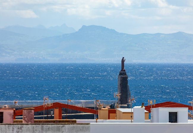 Apartamento en Tarifa - Centro, vistas al estrecho, garaje y fibra optica  Apartamento en Tarifa - Centro, vistas al estrecho, garaje y fibra optica