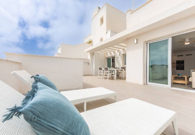 Apartamento en Tarifa - Vistas, terraza, piscina, WIFI y cerca del centro  Apartamento en Tarifa - Vistas, terraza, piscina, WIFI y cerca del centro