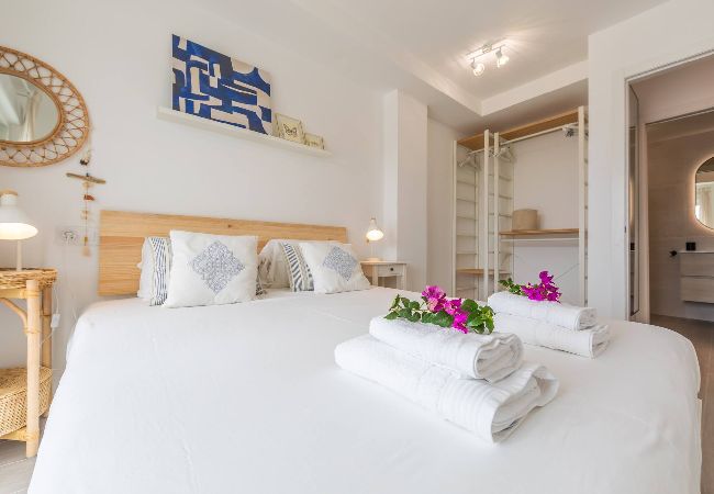 Apartamento en Tarifa - Vistas, terraza, piscina, WIFI y cerca del centro  Apartamento en Tarifa - Vistas, terraza, piscina, WIFI y cerca del centro