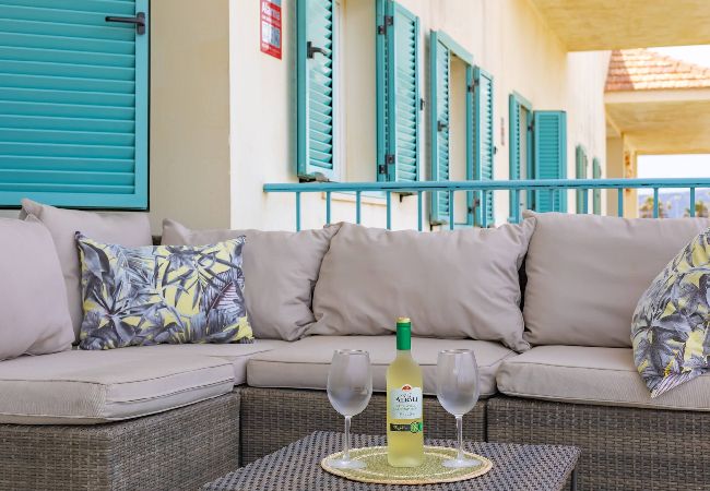 Apartamento en Tarifa - Tranquilo y elegante con terraza, piscina & WIFI  Apartamento en Tarifa - Tranquilo y elegante con terraza, piscina & WIFI