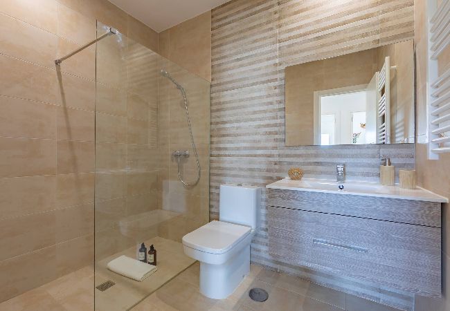 Apartamento en Tarifa - Tranquilo y elegante con terraza, piscina & WIFI  Apartamento en Tarifa - Tranquilo y elegante con terraza, piscina & WIFI