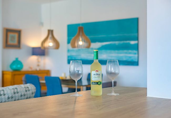 Apartamento en Tarifa - Tranquilo y elegante con terraza, piscina & WIFI  Apartamento en Tarifa - Tranquilo y elegante con terraza, piscina & WIFI