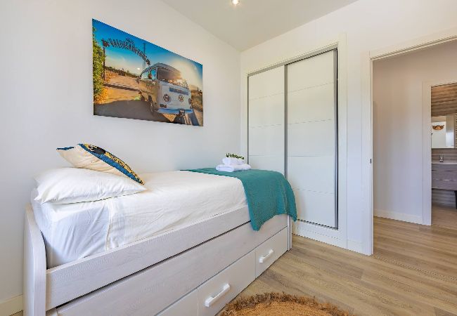 Apartamento en Tarifa - Tranquilo y elegante con terraza, piscina & WIFI  Apartamento en Tarifa - Tranquilo y elegante con terraza, piscina & WIFI