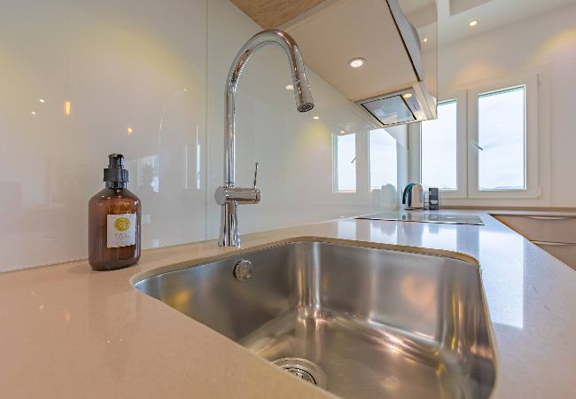 Apartamento en Tarifa - Tranquilo y elegante con terraza, piscina & WIFI  Apartamento en Tarifa - Tranquilo y elegante con terraza, piscina & WIFI