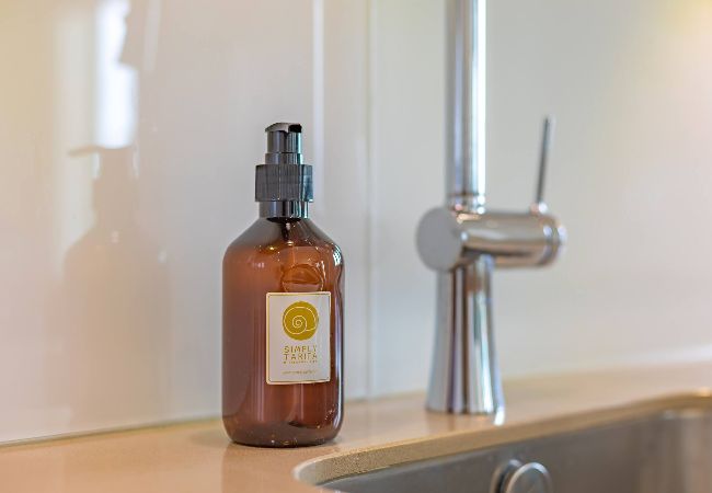 Apartamento en Tarifa - Tranquilo y elegante con terraza, piscina & WIFI  Apartamento en Tarifa - Tranquilo y elegante con terraza, piscina & WIFI