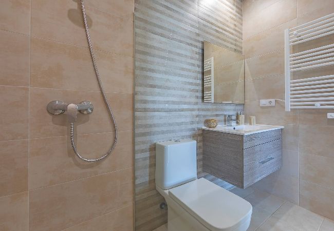 Apartamento en Tarifa - Tranquilo y elegante con terraza, piscina & WIFI  Apartamento en Tarifa - Tranquilo y elegante con terraza, piscina & WIFI