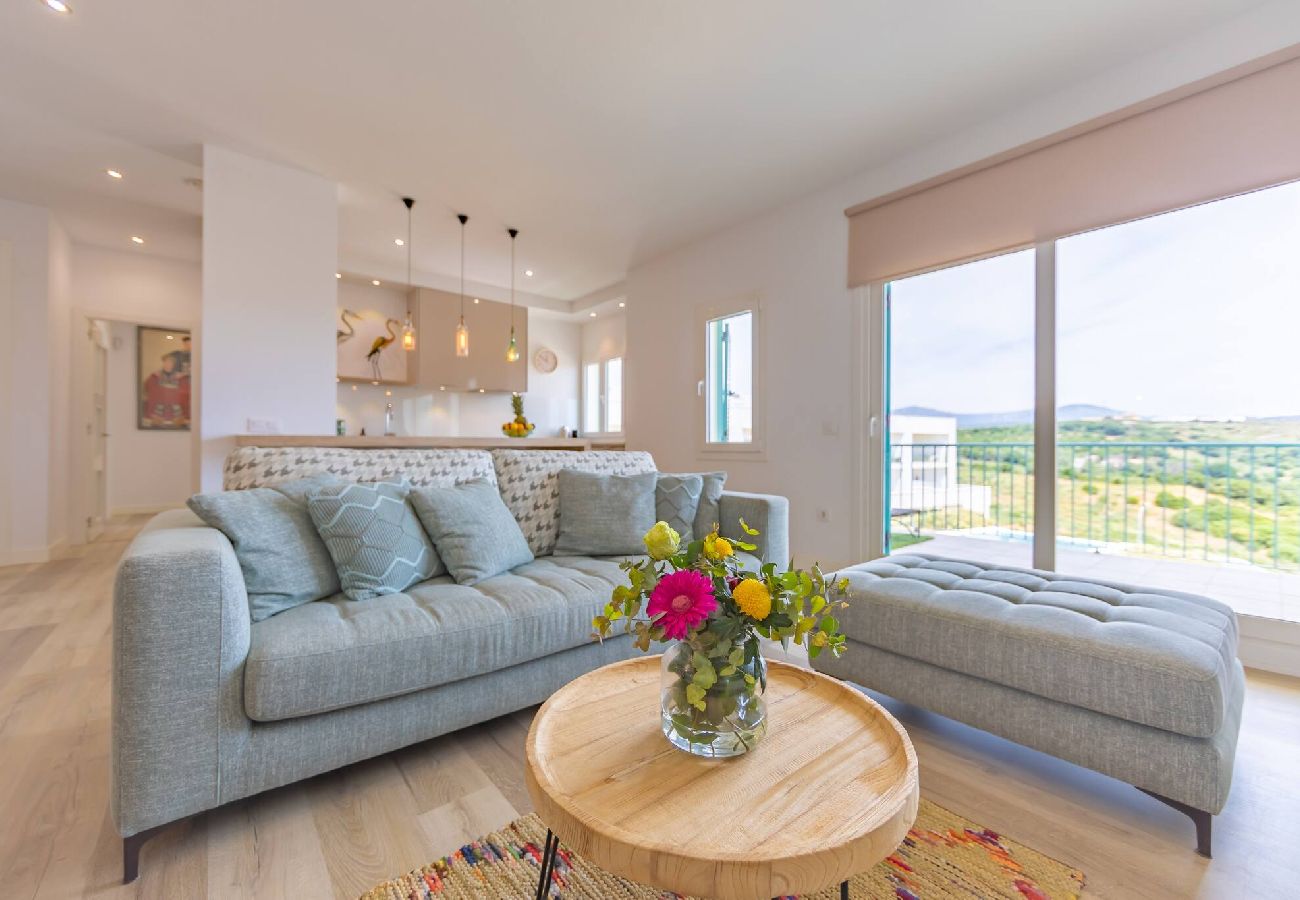 Apartamento en Tarifa - Tranquilo y elegante con terraza, piscina & WIFI 