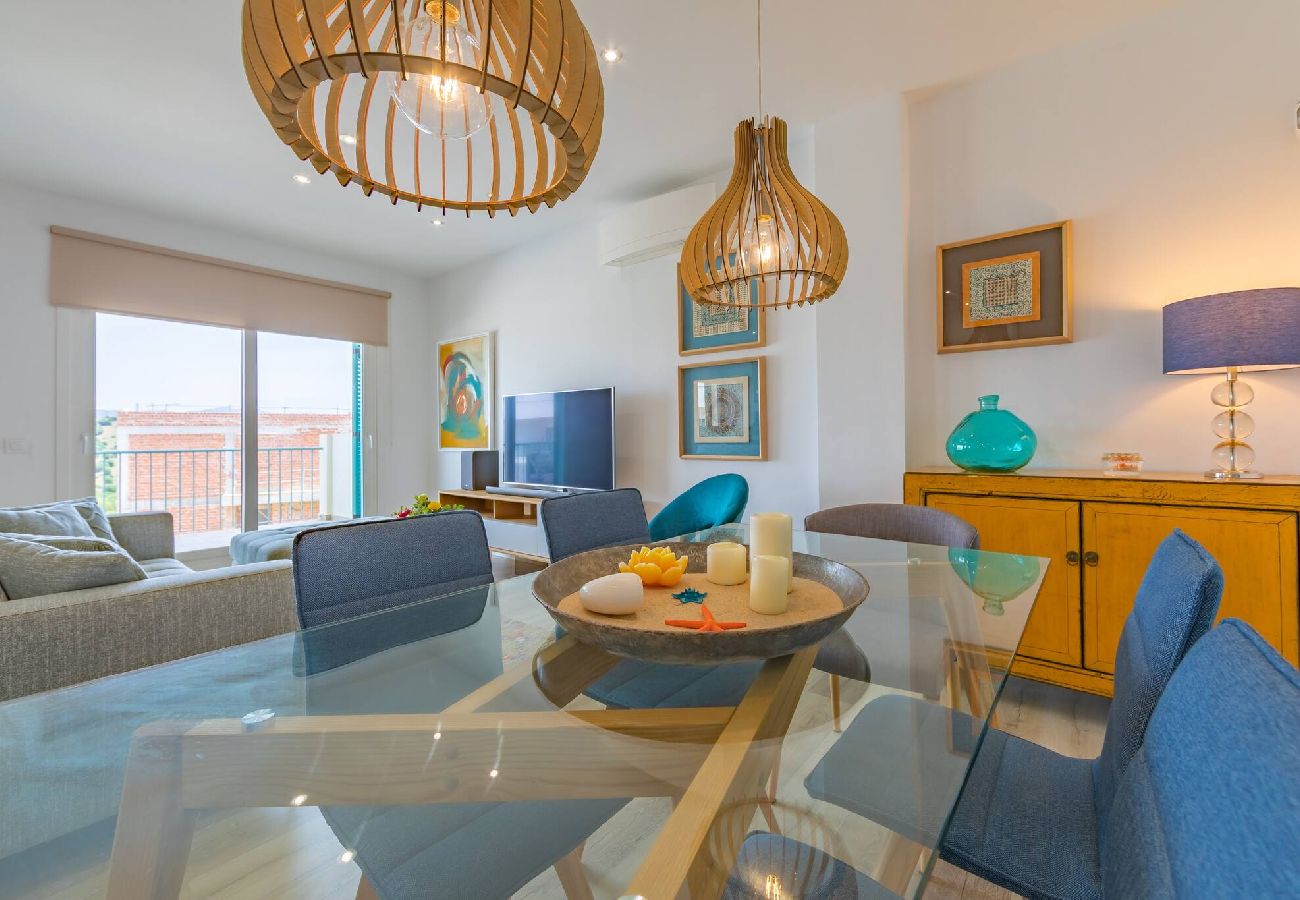 Apartamento en Tarifa - Tranquilo y elegante con terraza, piscina & WIFI 