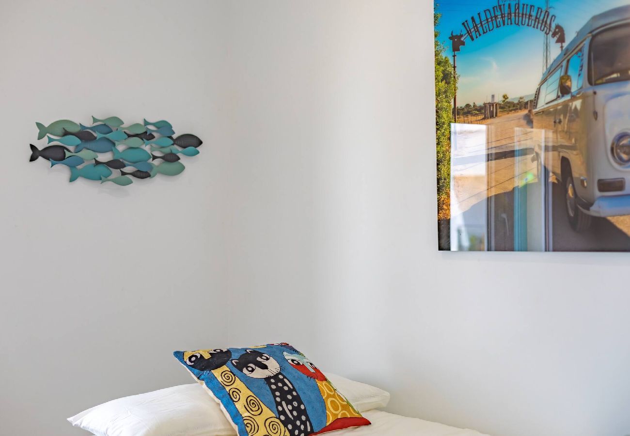 Apartamento en Tarifa - Tranquilo y elegante con terraza, piscina & WIFI 