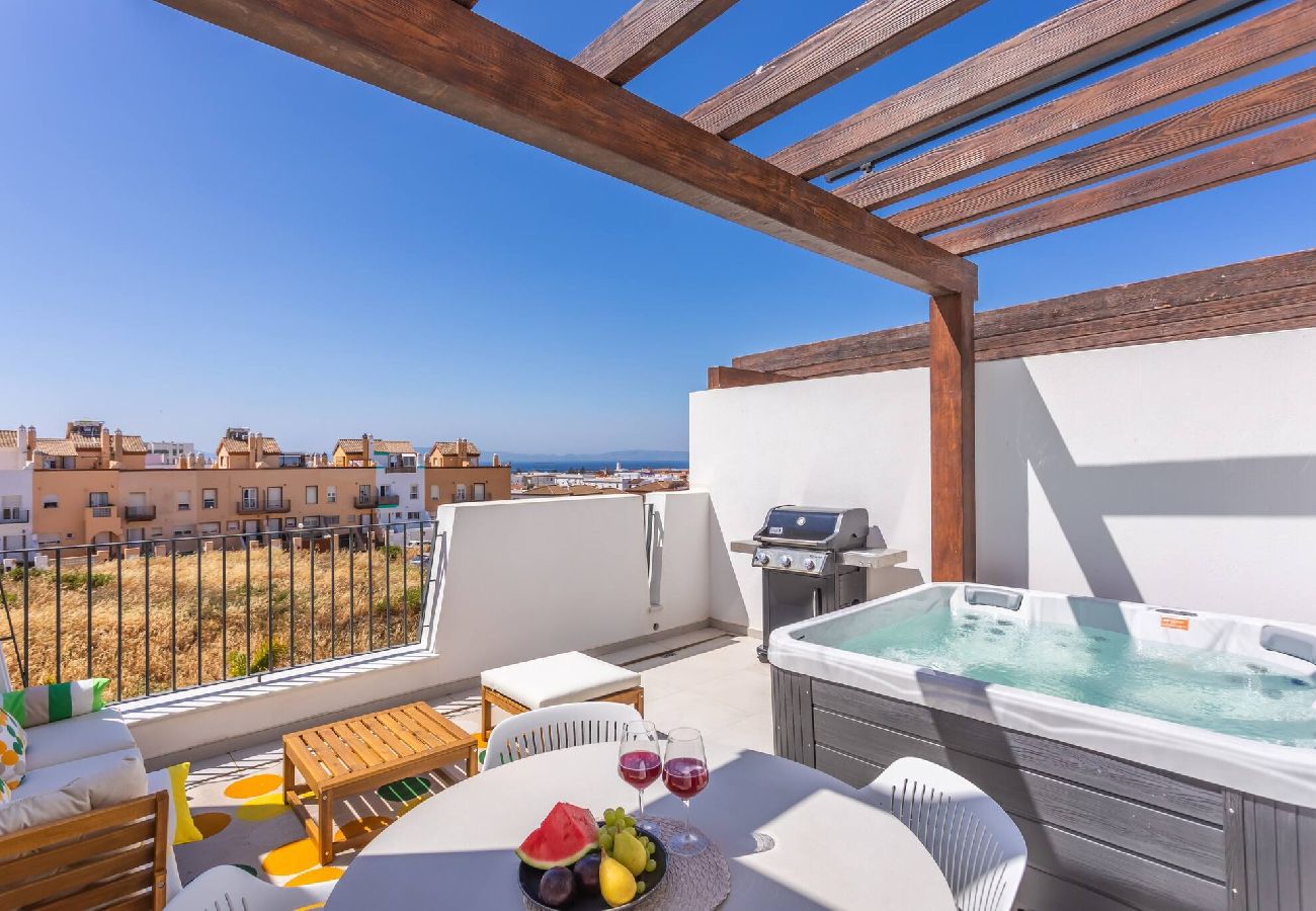 Casa en Tarifa - Epacio, terrazas, vistas, jacuzzi y muy central 