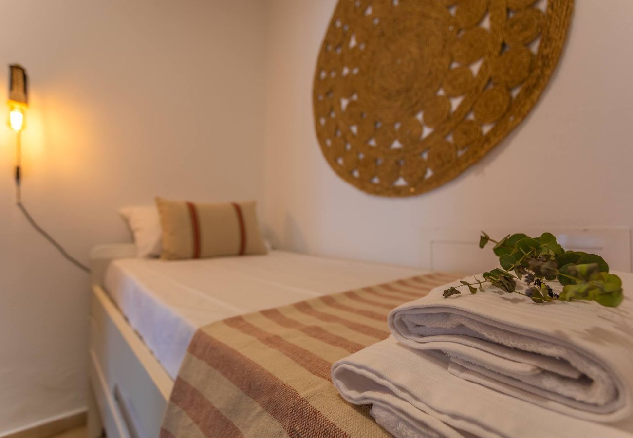 Apartamento en Tarifa - Playa a 30m, terraza, home office & WIFI fibra 