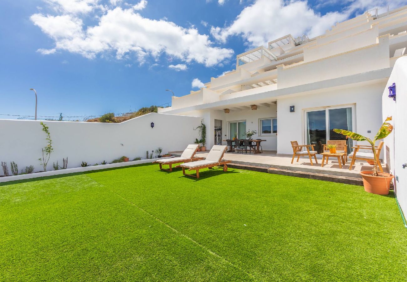 Apartamento en Tarifa - Gran Jardin vistas al campo, Piscina y WIFI rapido 