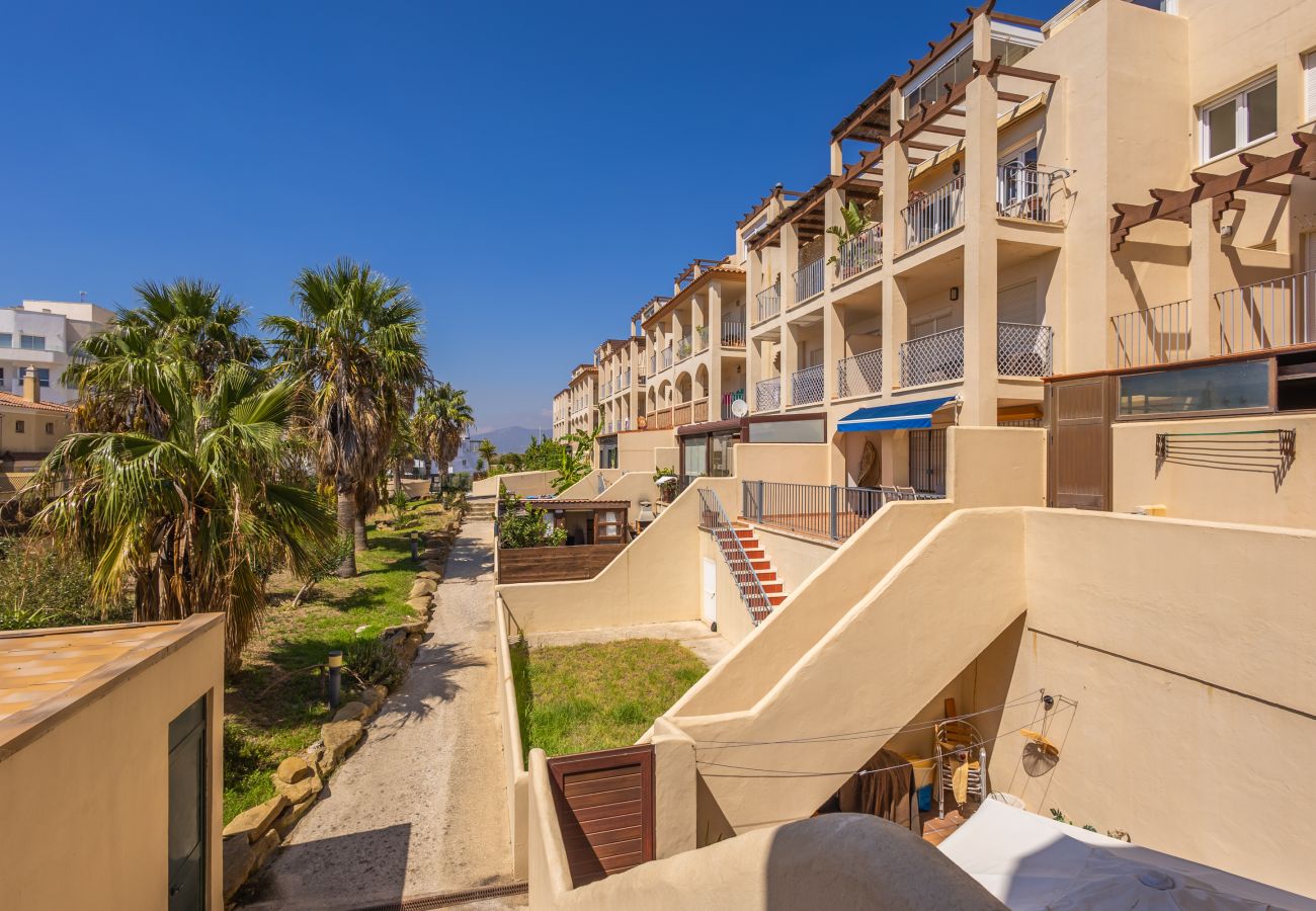Apartamento en Tarifa - Espacio, terrazas y piscina cerca del centro