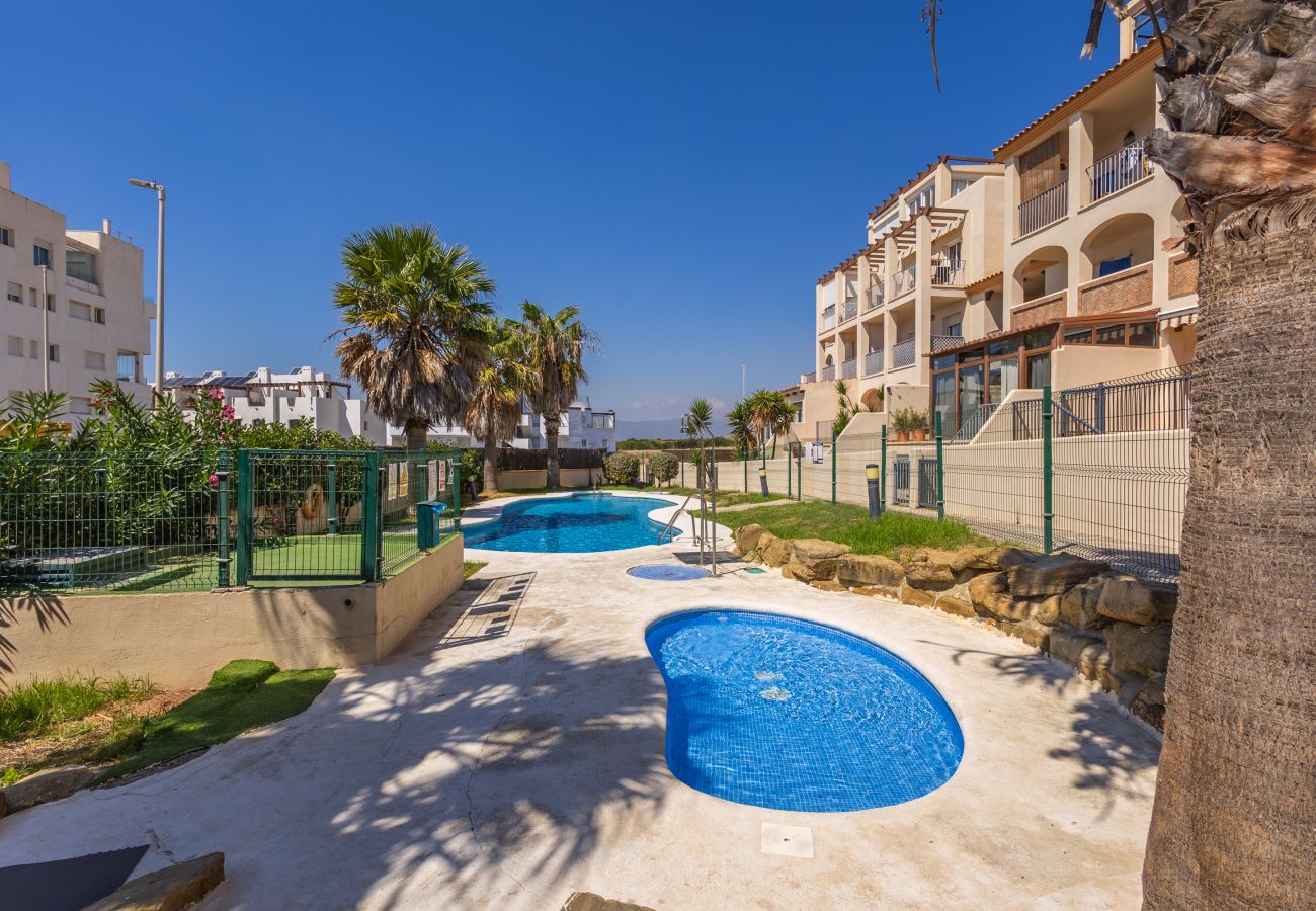 Apartamento en Tarifa - Espacio, terrazas y piscina cerca del centro