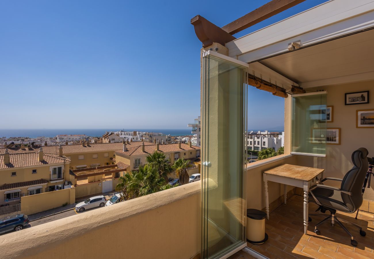 Apartamento en Tarifa - Espacio, terrazas y piscina cerca del centro