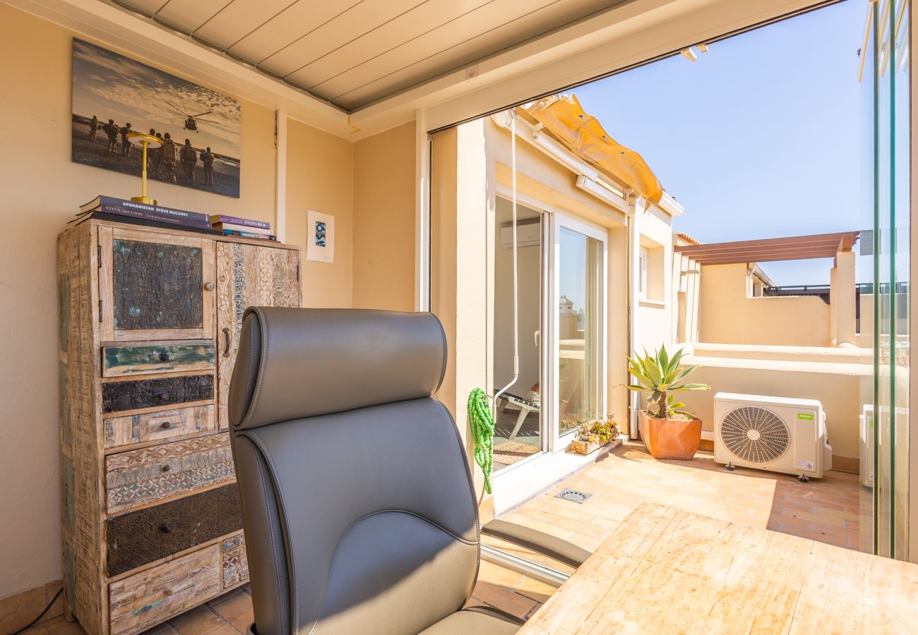 Apartamento en Tarifa - Espacio, terrazas y piscina cerca del centro