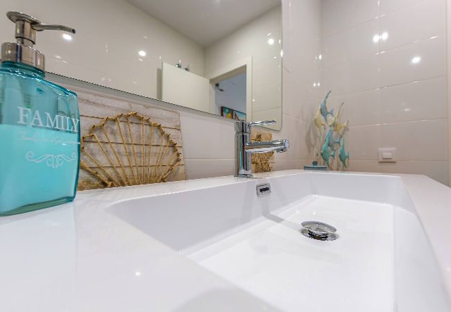 Apartment in Tarifa - Sunny and wind sheltered garden - Fiberglass WIFI  Apartment in Tarifa - Sunny and wind sheltered garden - Fiberglass WIFI