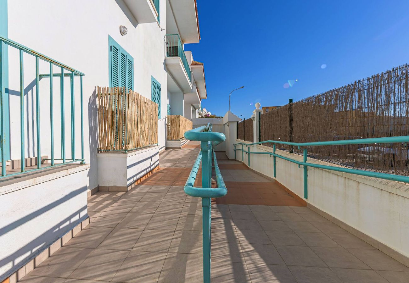 Apartment in Tarifa - Sunny and wind sheltered garden - Fiberglass WIFI 