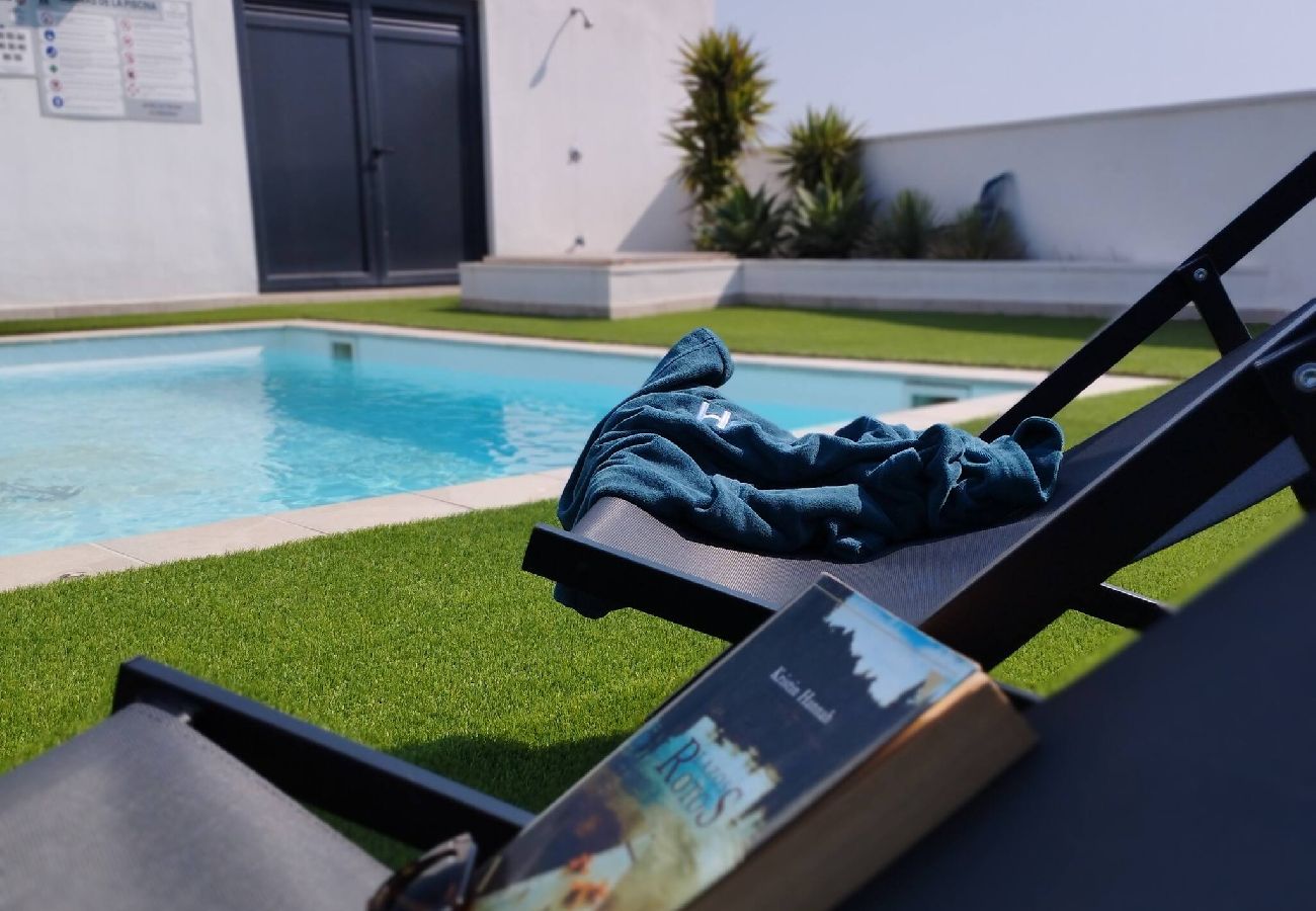 Residence in Tarifa - Spacious Private Garden and pool -  WIFI Fibre 