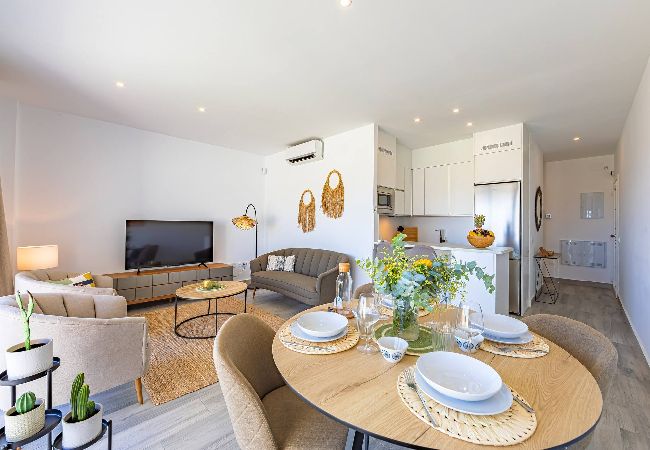 Residence in Tarifa - Spacious terrace, pool, private garage, and fiber internet Residence in Tarifa - Spacious terrace, pool, private garage, and fiber internet