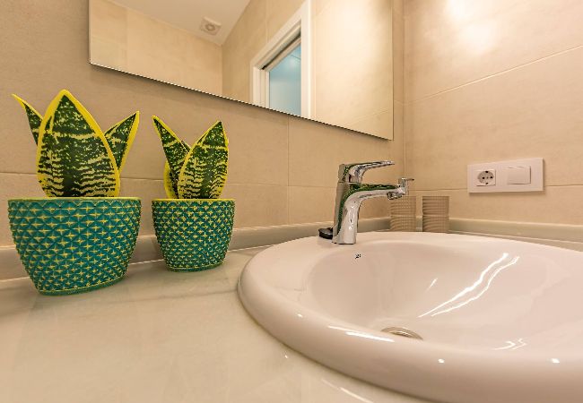 Residence in Tarifa - Spacious terrace, pool, private garage, and fiber internet Residence in Tarifa - Spacious terrace, pool, private garage, and fiber internet