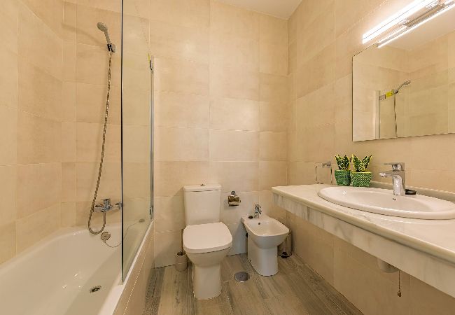 Residence in Tarifa - Spacious terrace, pool, private garage, and fiber internet Residence in Tarifa - Spacious terrace, pool, private garage, and fiber internet