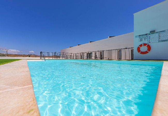 Residence in Tarifa - Spacious terrace, pool, private garage, and fiber internet Residence in Tarifa - Spacious terrace, pool, private garage, and fiber internet