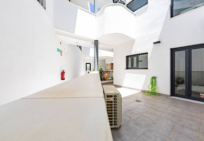 Residence in Tarifa - Spacious terrace, pool, private garage, and fiber internet Residence in Tarifa - Spacious terrace, pool, private garage, and fiber internet