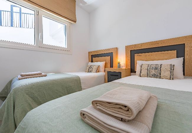 Residence in Tarifa - Spacious terrace, pool, private garage, and fiber internet Residence in Tarifa - Spacious terrace, pool, private garage, and fiber internet