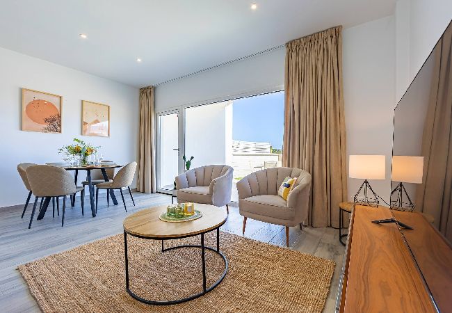 Residence in Tarifa - Spacious terrace, pool, private garage, and fiber internet Residence in Tarifa - Spacious terrace, pool, private garage, and fiber internet