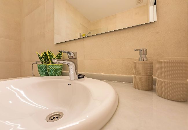 Residence in Tarifa - Spacious terrace, pool, private garage, and fiber internet Residence in Tarifa - Spacious terrace, pool, private garage, and fiber internet