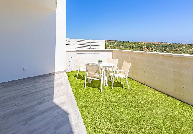 Residence in Tarifa - Spacious terrace, pool, private garage, and fiber internet Residence in Tarifa - Spacious terrace, pool, private garage, and fiber internet