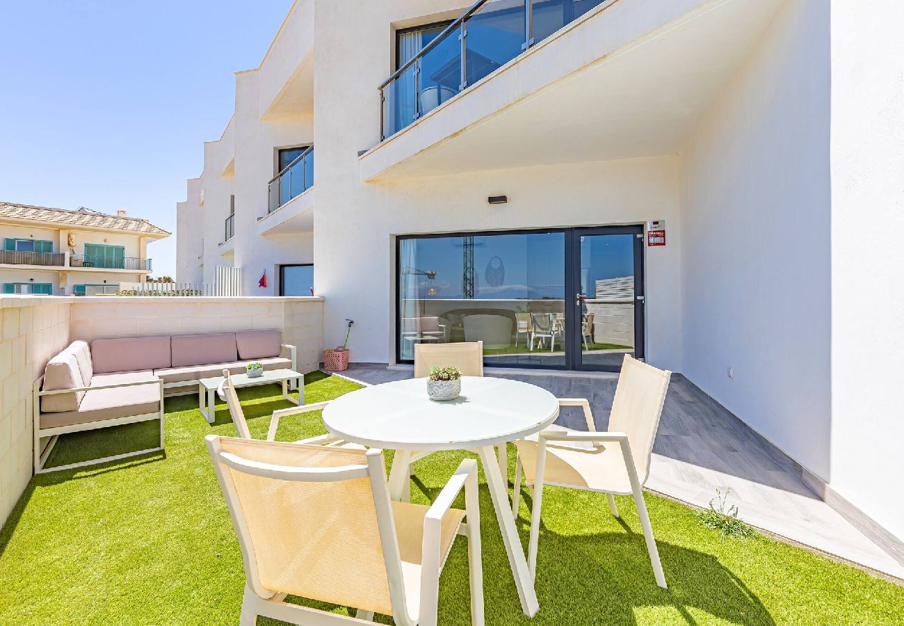 Residence in Tarifa - Spacious terrace, pool, private garage, and fiber internet