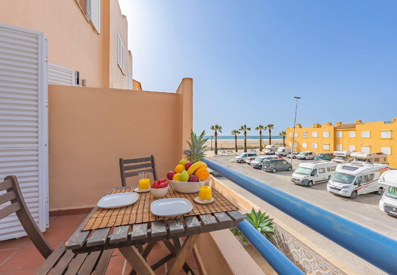 Apartment in Tarifa - Beachfront, pool, terrace & WIFI - *SimplyTarifa* 