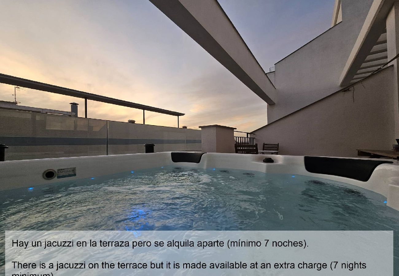 Residence in Tarifa - Centre-Terrace, Pool, Parking & Home-Office (WIFI) 