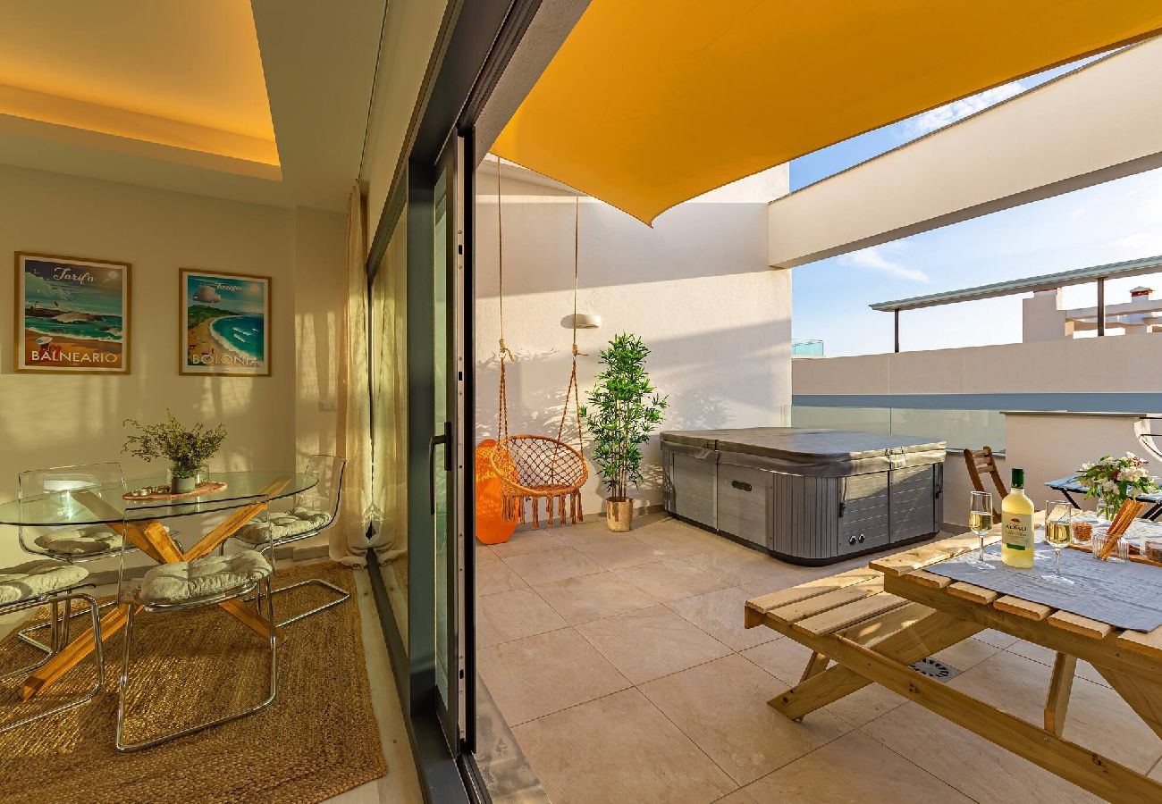 Residence in Tarifa - Centre-Terrace, Pool, Parking & Home-Office (WIFI) 