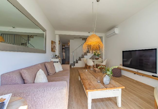 Apartment in Tarifa - Terrace, pool, near beach & home office (Fibre)  Apartment in Tarifa - Terrace, pool, near beach & home office (Fibre)