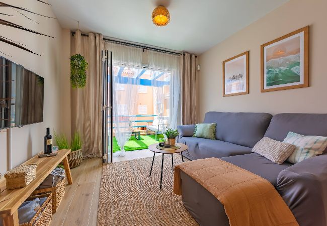 Apartment in Tarifa - Beachfront, pool, terrace, garage & fibre internet  Apartment in Tarifa - Beachfront, pool, terrace, garage & fibre internet