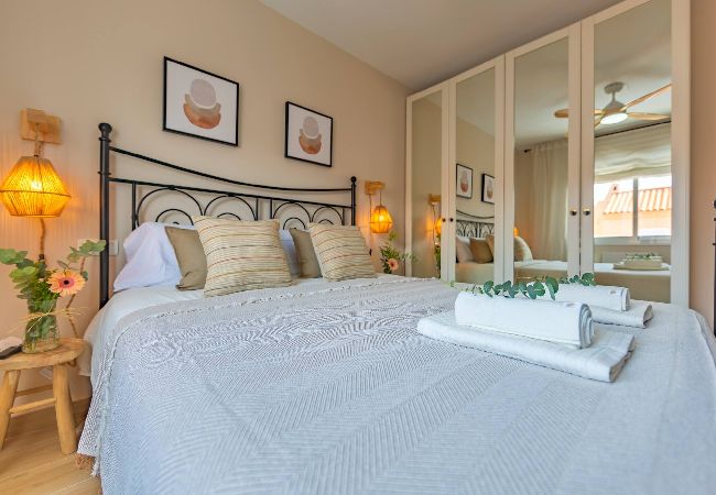 Apartment in Tarifa - Beachfront, pool, terrace, garage & fibre internet  Apartment in Tarifa - Beachfront, pool, terrace, garage & fibre internet