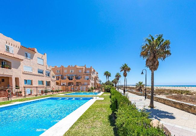Apartment in Tarifa - Beachfront, pool, terrace, garage & fibre internet  Apartment in Tarifa - Beachfront, pool, terrace, garage & fibre internet