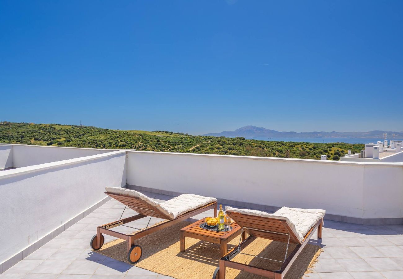 Residence in Tarifa - Panoramic Views, Terrace & Pool - Fiberglass WIFI 