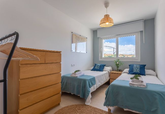 Apartment in Tarifa - Terrace, sea view, pool, parking space & fibre  Apartment in Tarifa - Terrace, sea view, pool, parking space & fibre