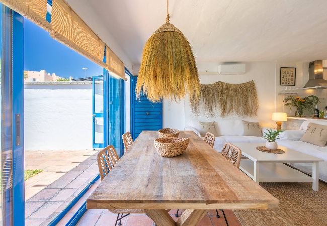 Apartment in Tarifa - 2nd line beach, garden, office & WIFI  Apartment in Tarifa - 2nd line beach, garden, office & WIFI