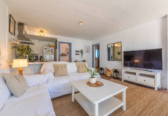 Apartment in Tarifa - 2nd line beach, garden, office & WIFI  Apartment in Tarifa - 2nd line beach, garden, office & WIFI